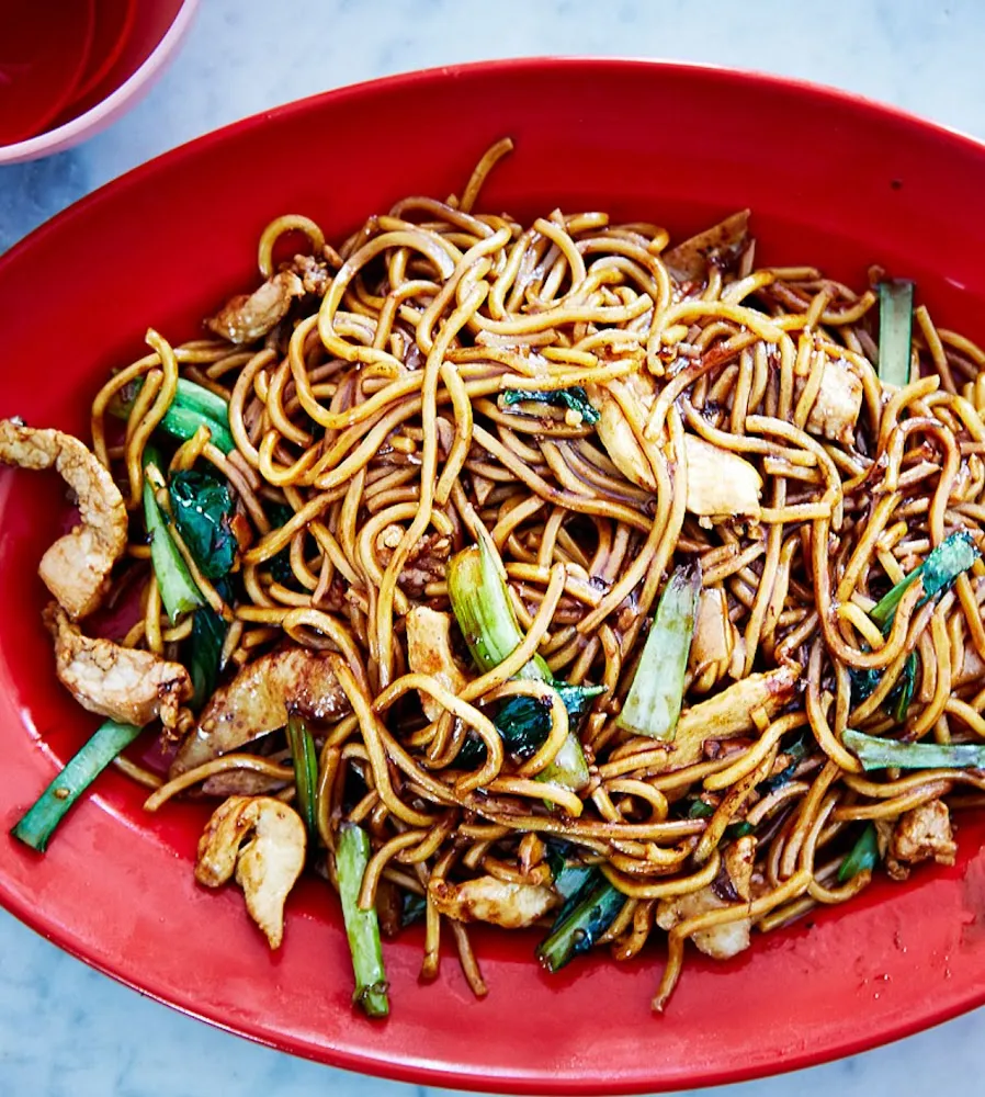 Nouilles Sautées Aux Crevettes Et Légumes